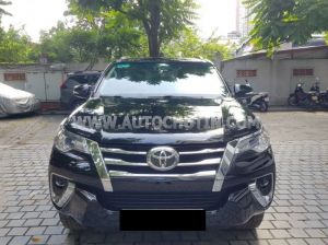 Xe Toyota Fortuner 2.7V 4x2 AT 2017