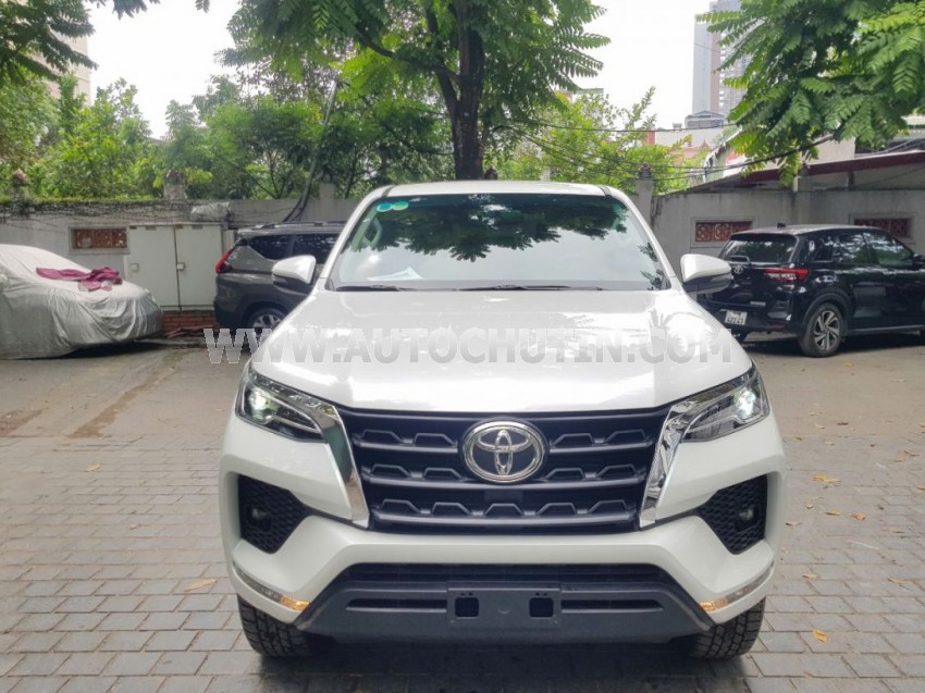 Toyota Fortuner 2.4L 4x2 AT