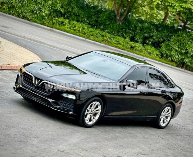 VinFast Lux A 2.0 Base 2.0 AT