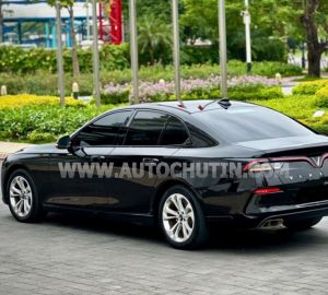 Xe VinFast Lux A 2.0 Base 2.0 AT 2020