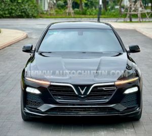 Xe VinFast Lux A 2.0 Base 2.0 AT 2020