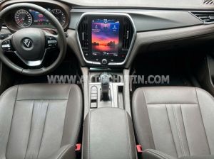 Xe VinFast Lux A 2.0 Base 2.0 AT 2020