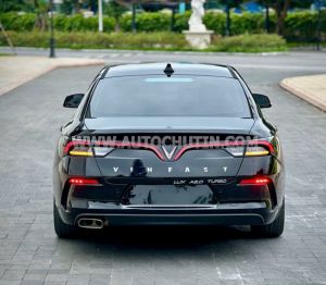 Xe VinFast Lux A 2.0 Base 2.0 AT 2020