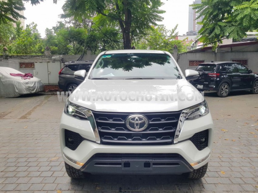 Toyota Fortuner 2.4L 4x2 AT