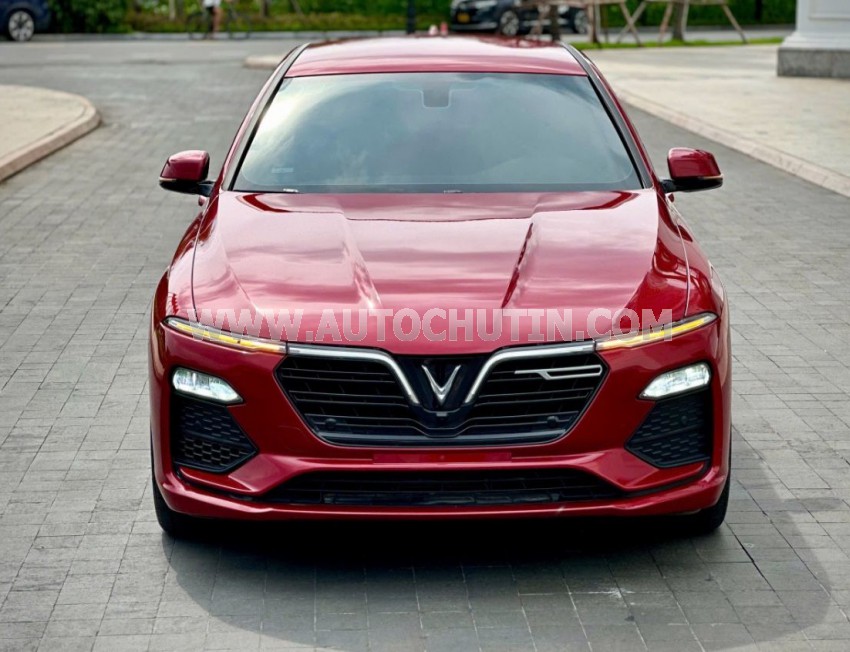 VinFast Lux A 2.0 Base 2.0 AT